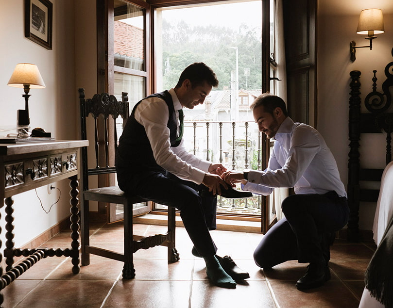 Cantabria Weddings 8 Groom getting dressed before the wedding