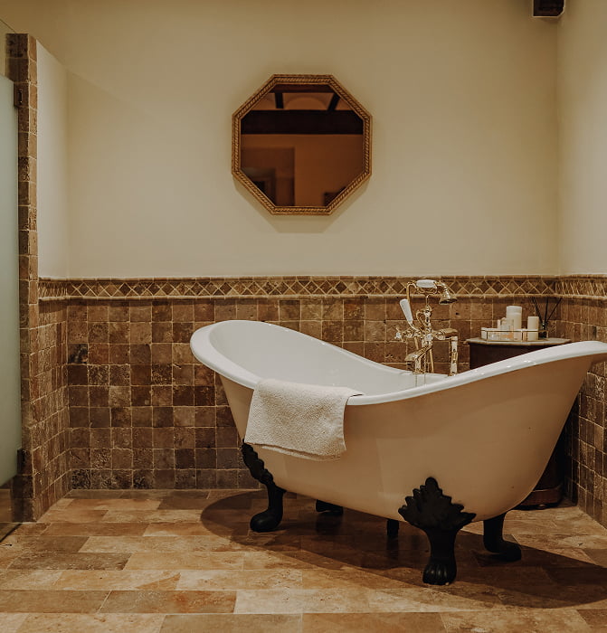 Bedroom 5 Victorian style bathtub and classic fittings