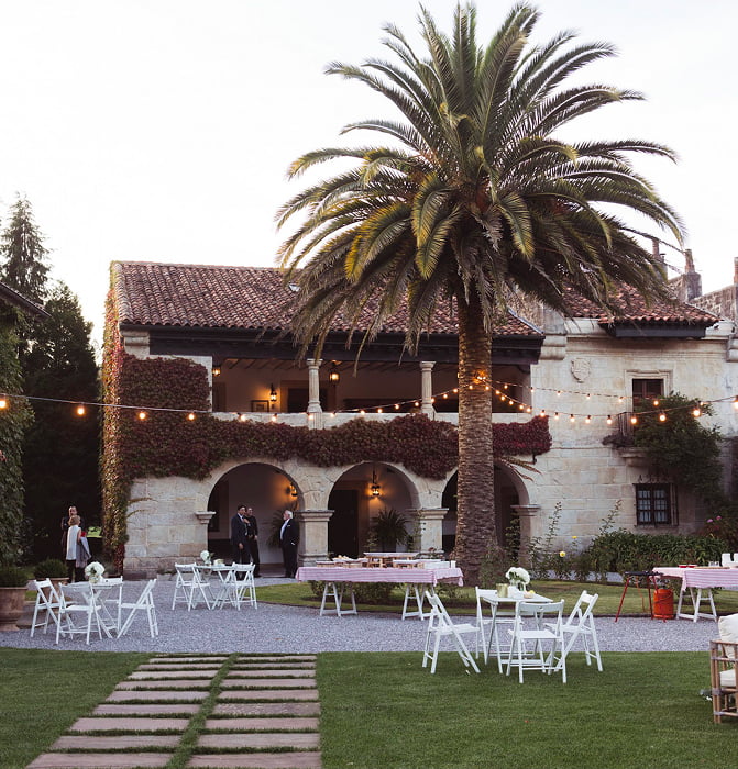 Gardens 2 Tables set up for the cocktail party