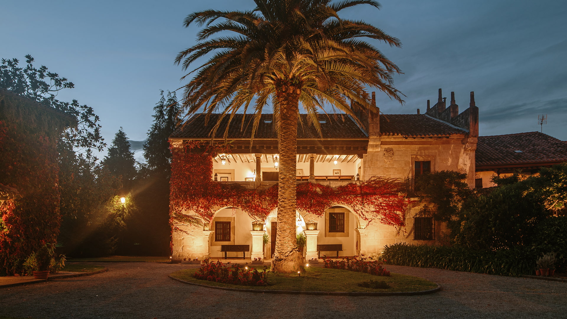 Palace at night Image of the main building of the palace, illuminated at night.