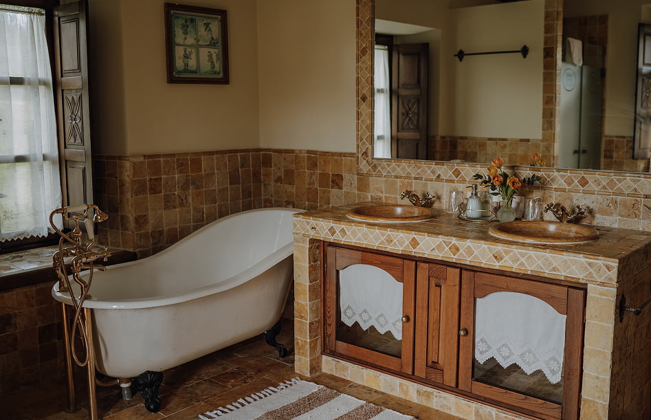 Superior Double 4 Bathroom with Victorian style bath and double washbasin