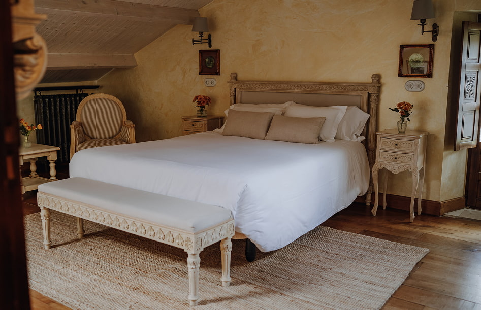 Junior Suite 1 General view of the Junior Suite, with beige furniture in classic style.