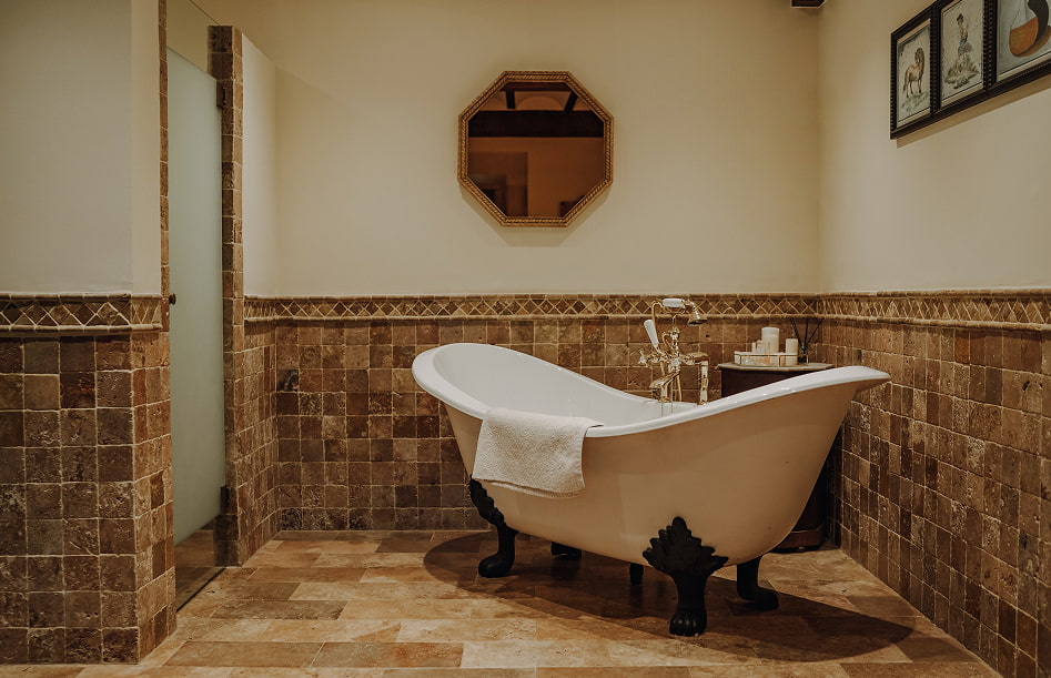 Presidential Suite 3 Bathroom with Victorian style bathtub